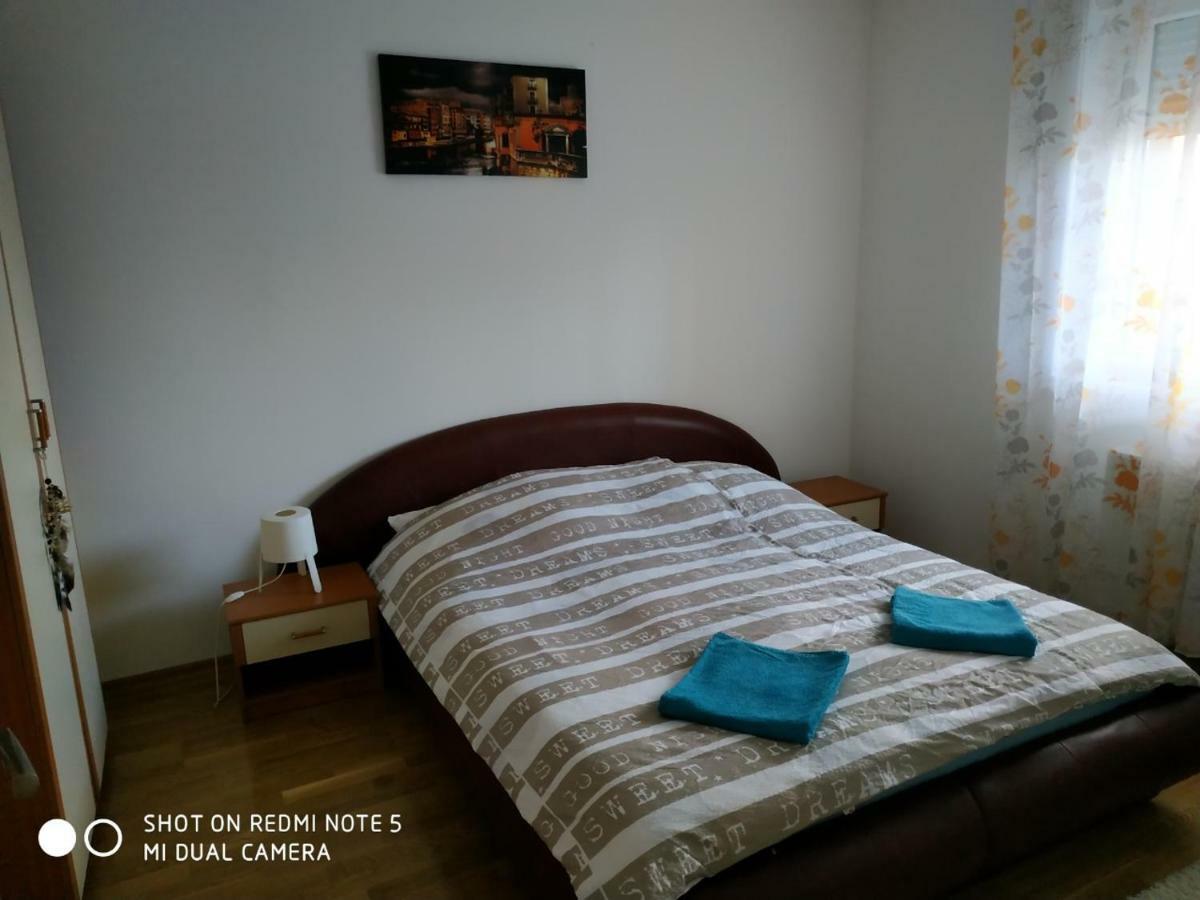 Apartment Jelena ズレニャニン エクステリア 写真